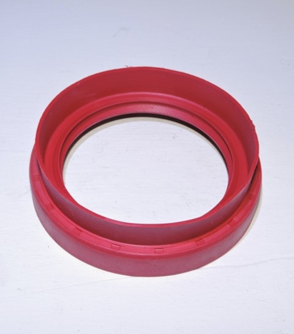 Сальник 70*95*14/24.8 редуктора среднего моста задний FAW J6 2502185A0E 2502185-A0E