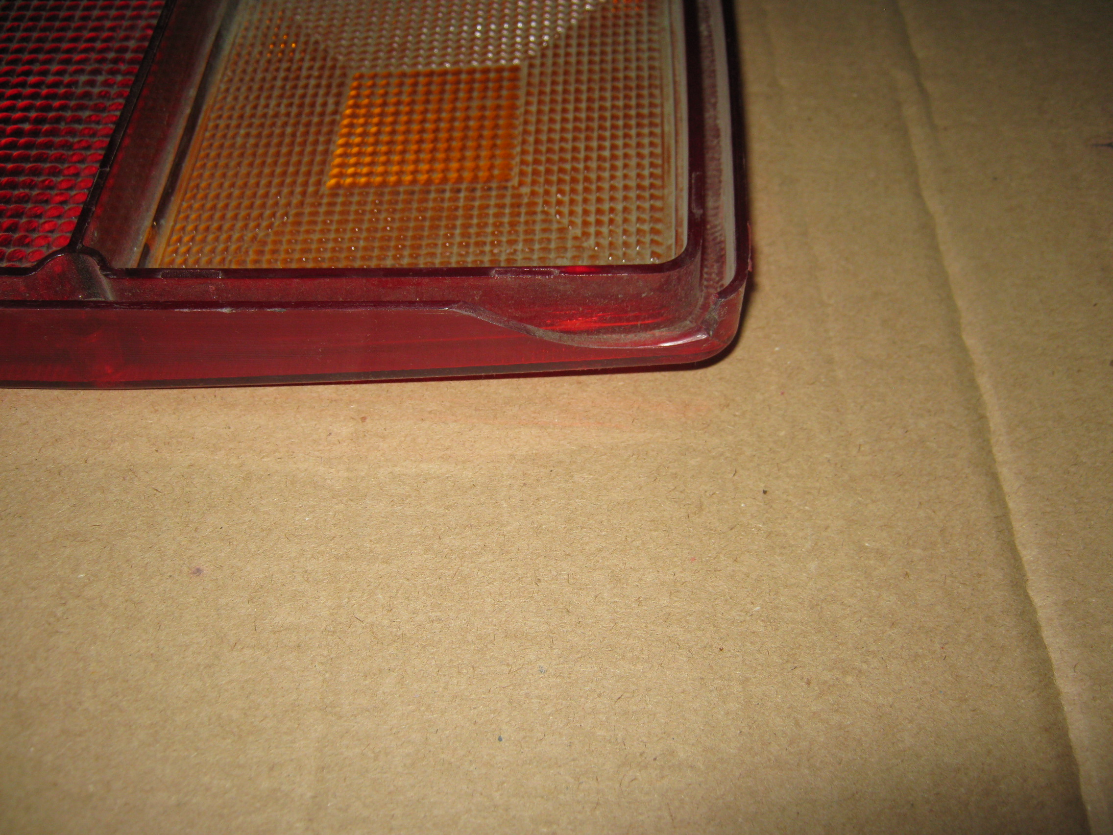 Стекло фонаря заднего MB/DAF левое/правое (уценка) KG970204.029у